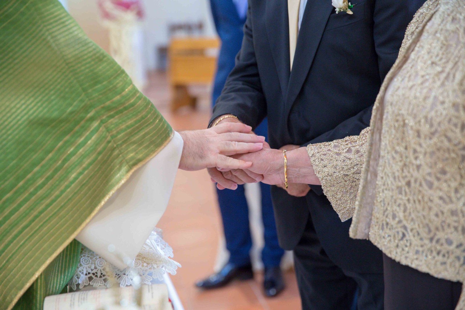 image-hands-elderly-couple-celebrating-50-years-married